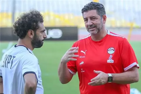 فيتوريا: صلاح قائدًا حكيمًا.. وسيظل حاسمًا في مختلف الظروف